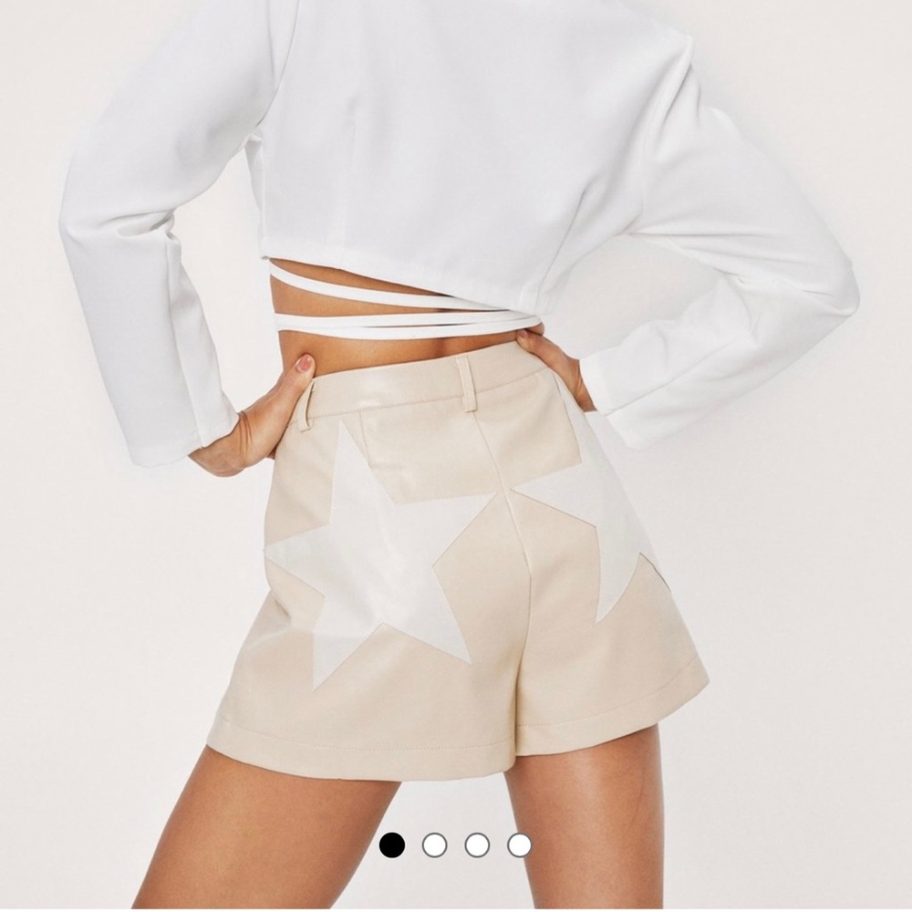 Faux leather star design shorts STONE 6